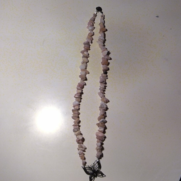 Rock with butterfly necklace - Picture 1 of 1